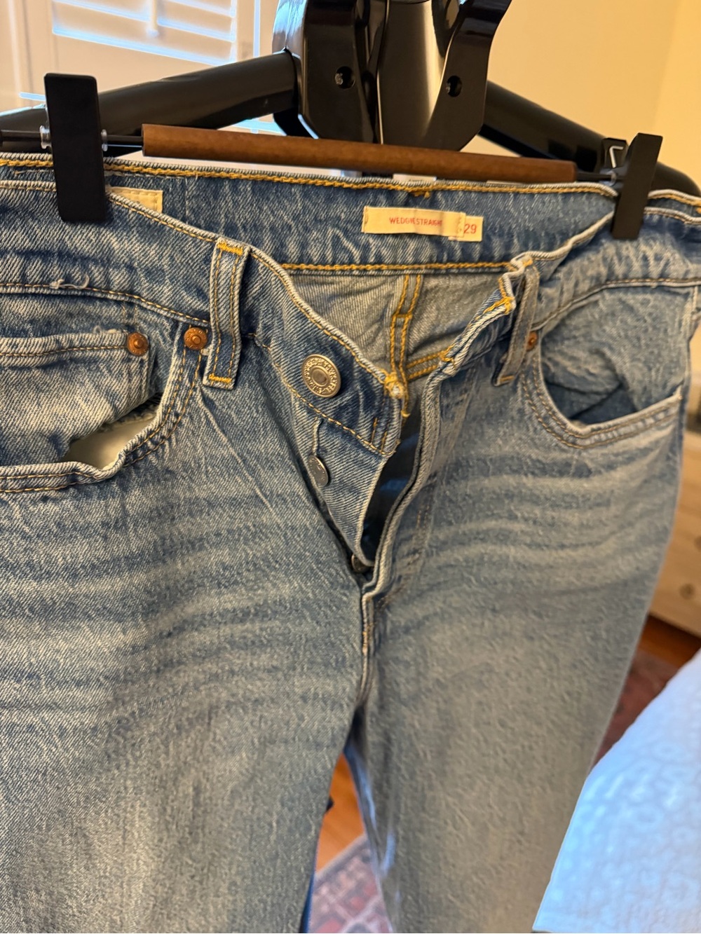 Wedgie Straight Levi’s Women's Jeans in Light Blue Wash